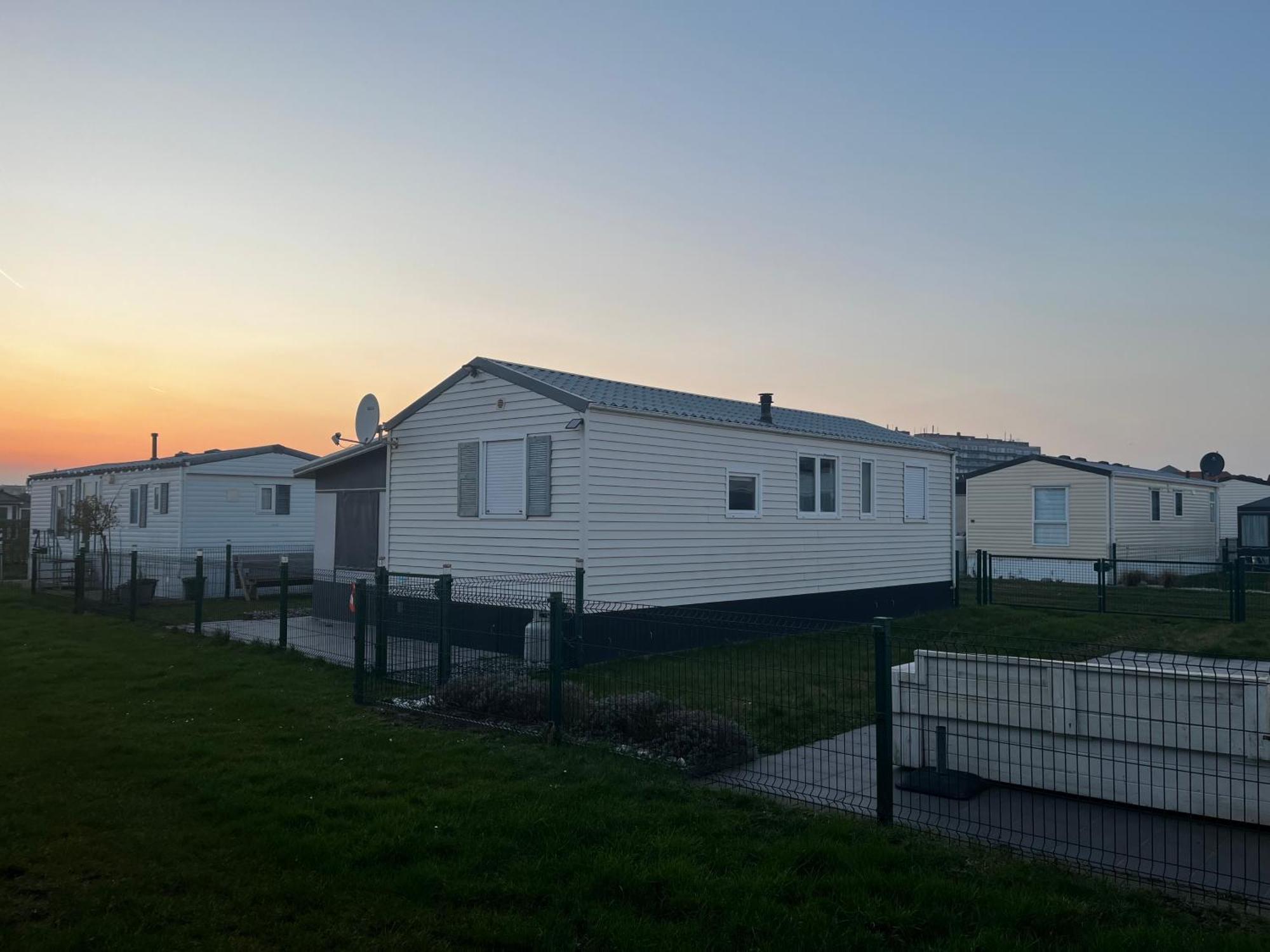 Luxe Stacaravan Albatros - 51 Bredene Exterior photo